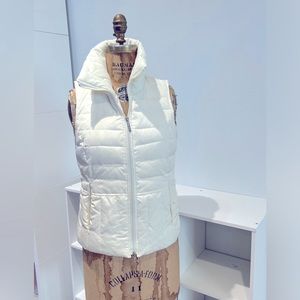 Kenneth Cole reaction cozy cream puffer vest!